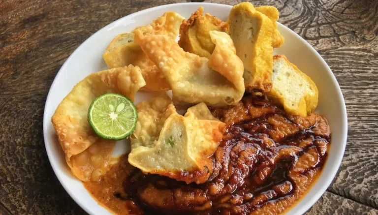 Batagor Masuk Daftar 10 Jajanan Terlezat di Dunia