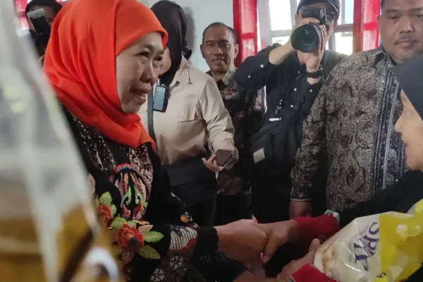 Khofifah Ajak Bulog Kerjasama Salurkan Pangan Melalui Koperasi