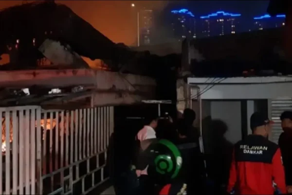 Puslabfor Polri Selidiki Kebakaran di Pasar Taman Puring