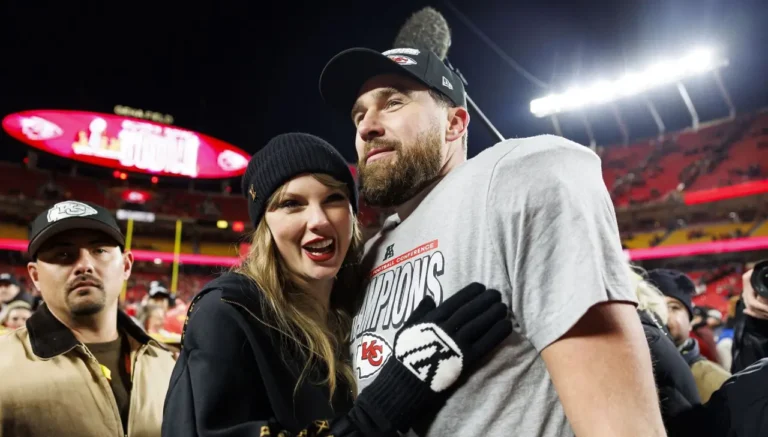 Travis Kelce Unggah Foto Bersama Taylor Swift di Media Sosial