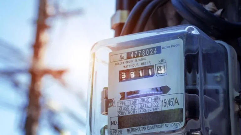 PLN Naikkan Tarif Listrik Mulai 1 Juli 2025 hingga 15 Persen
