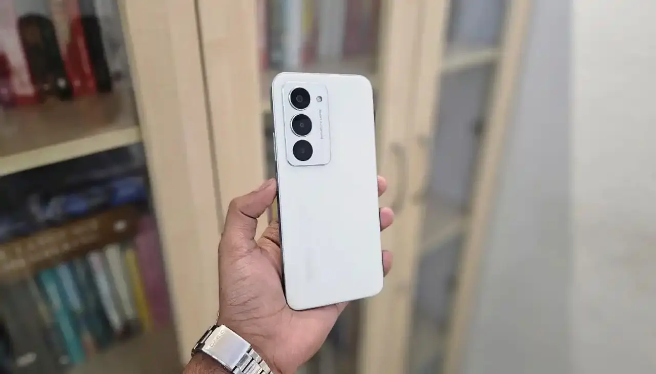 Redmi 15 5G Super Irit dengan Baterai 7000 mAh, Layar 144 Hz, dan Harga Ramah Kantong