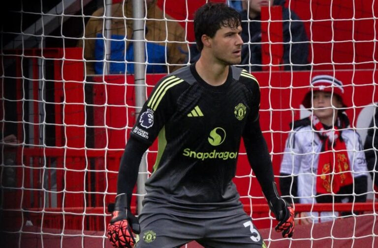 Debut Senne Lammens Diterima Hangat dengan Canda Fans Manchester United