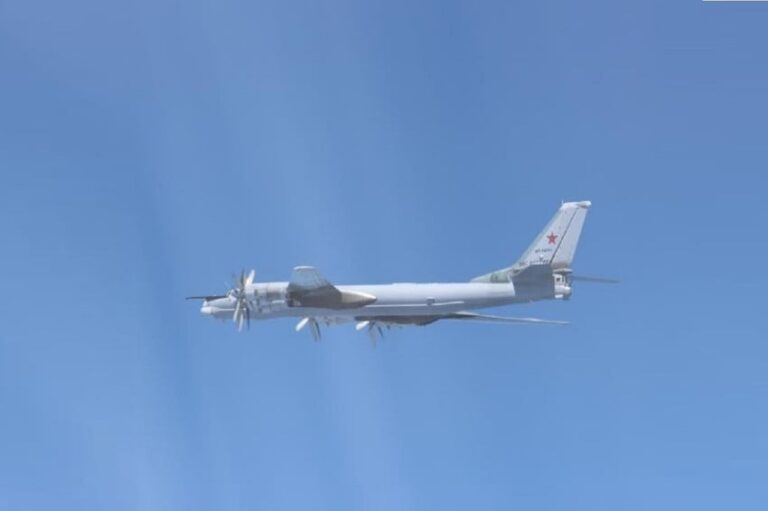 Jepang Siagakan Jet Tempur Usai Didekati Pengebom Nuklir Rusia