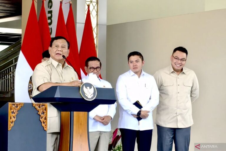 Prabowo: Kereta Api Jadi Prioritas Pemerintah karena Vital
