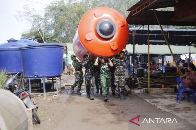 TNI dan Unhan Hadirkan Alat Penjernih Air untuk Korban Bencana Sumut