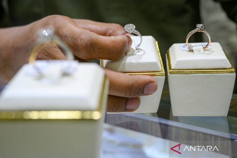 Emas UBS-Galeri24 di Pegadaian Terus Turun Hari Ini