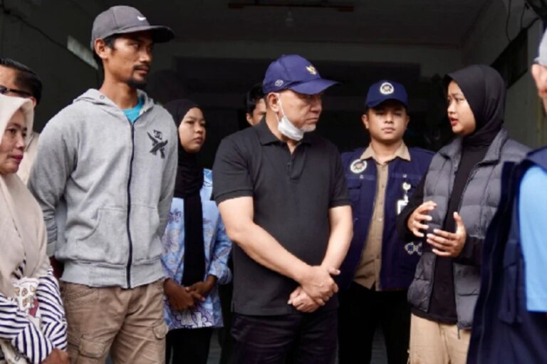 Menko Pangan Zulhas Motori Semangat Petugas SPPG di Lokasi Bencana