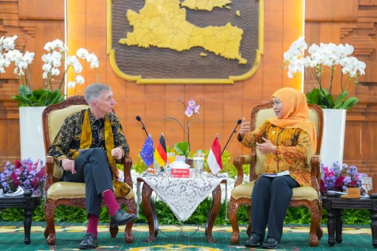 Khofifah Umumkan Pembangunan Proyek SRRL Dimulai 2027