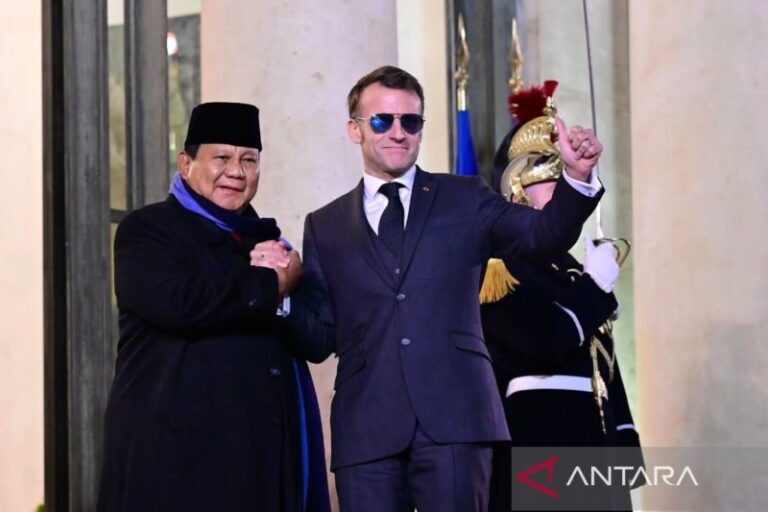 Pertemuan Prabowo dan Macron di Elysee Berlangsung 2,5 Jam