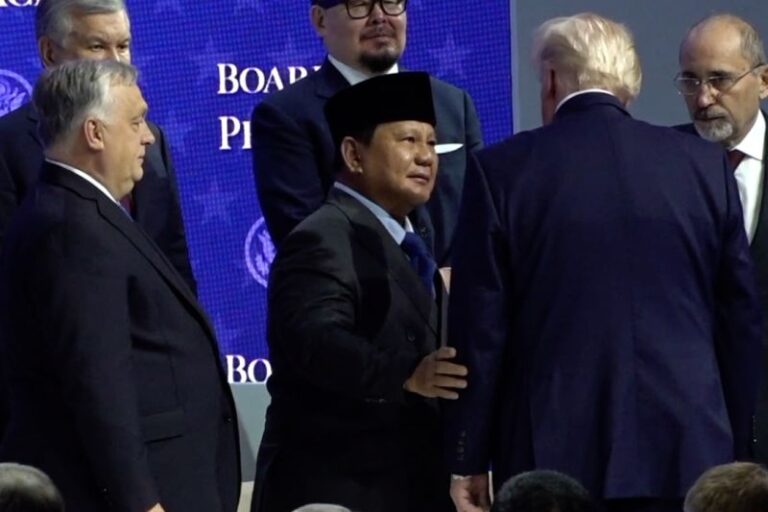Akrabnya Prabowo dan Trump dalam Pertemuan di Davos