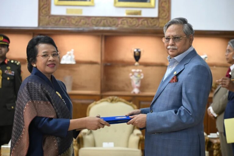Dubes RI Listyowati Resmi Serahkan Surat Kepercayaan ke Bangladesh