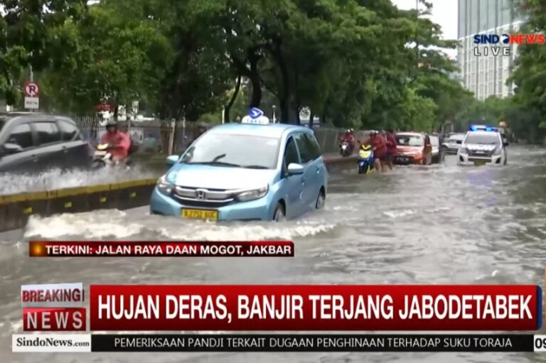 Banjir Melanda Jakarta: 11 Jalan Masih Tergenang Air