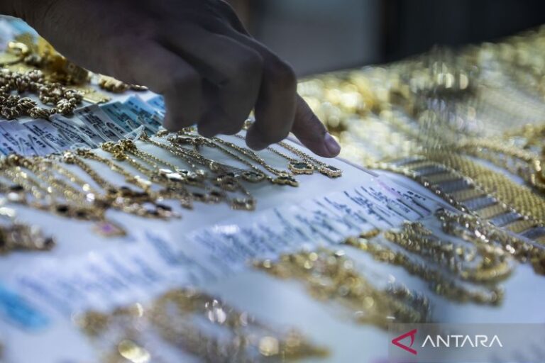 Harga Emas UBS-Galeri24 Turun, Antam Tetap Stabil Jumat Ini