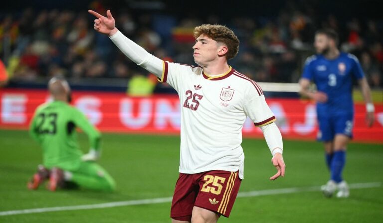 Newcastle United Targetkan Victor Munoz Gantikan Anthony Gordon