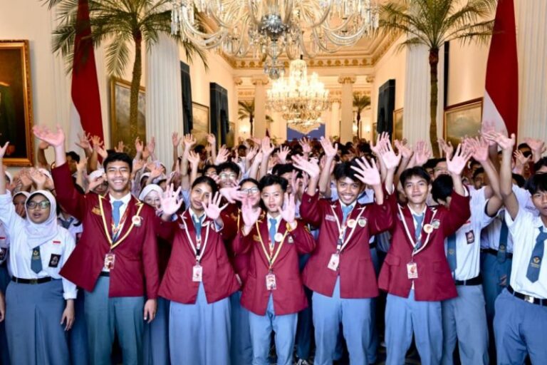 Pelajar SMAN 55 Kunjungi Istana Merayakan Hari Anak Nasional